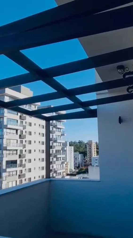 Cobertura de vidro instalada em Porto Alegre — Unika Vidros